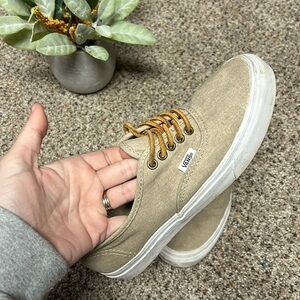 Vans- Tan Sneakers With Leather Laces